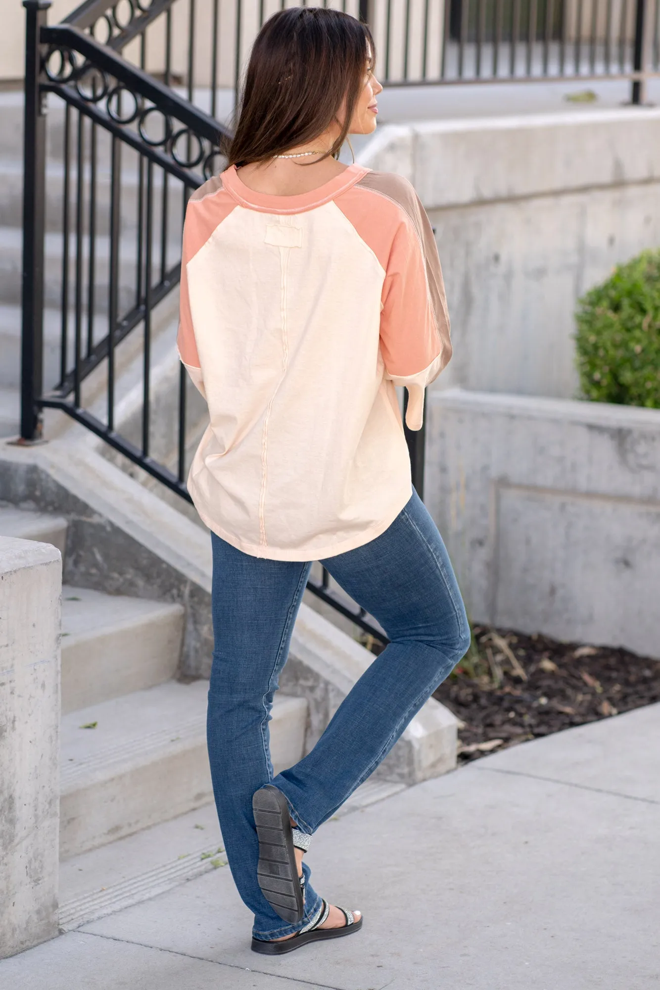 Color Block Curved Hem T-Shirt