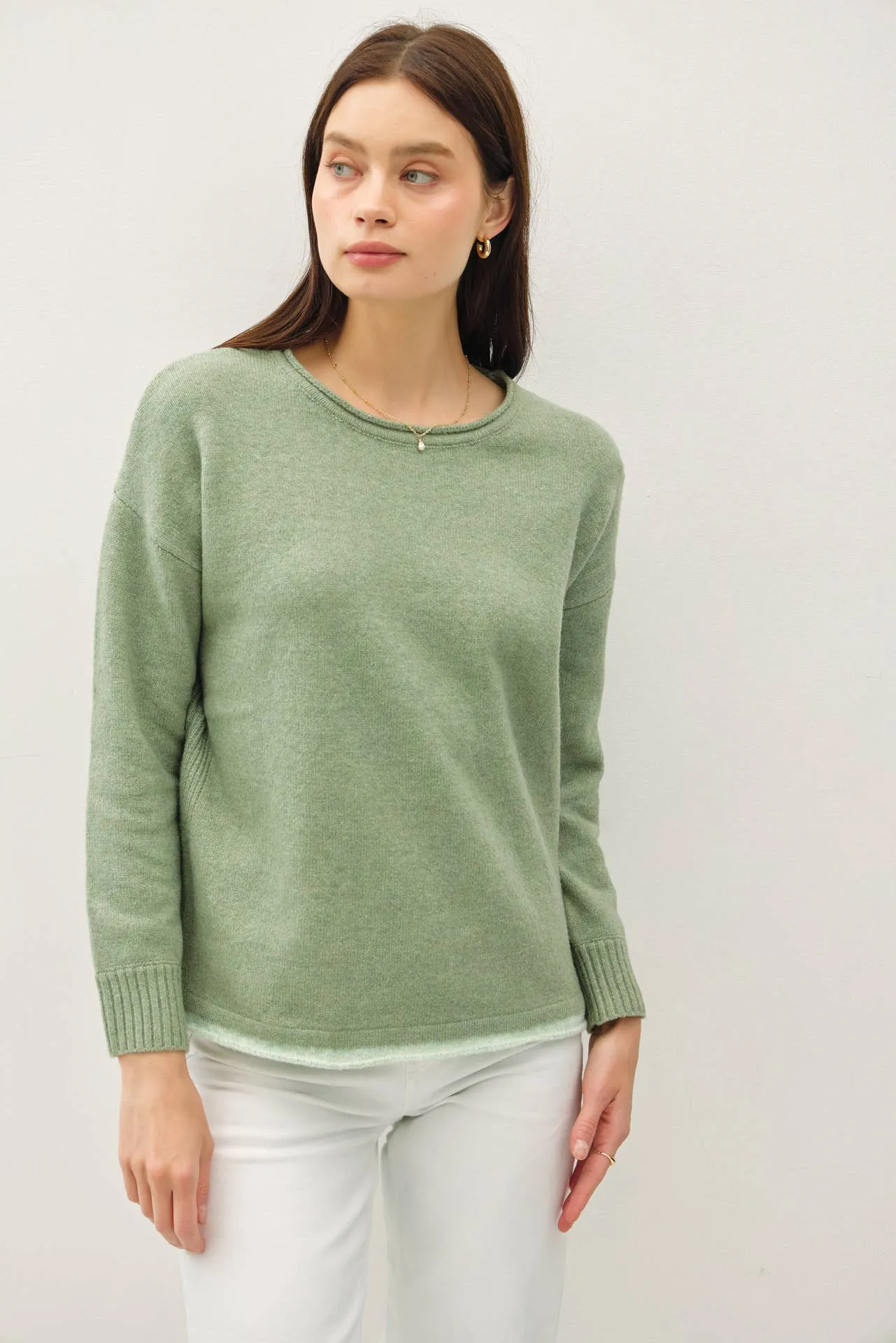 COZY ACCENT COLOR SOLID SWEATER